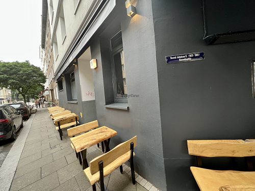 outside  at TA Vegan House in Hamburg