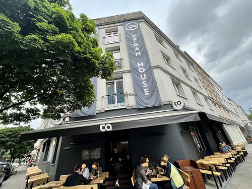 outside  at TA Vegan House in Hamburg