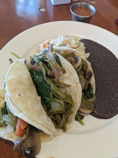 Tacos de nopalitos (cactus) at Alondra's Cuisine in Garland