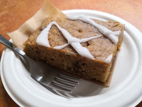 Carrot cake at Ethos Brothers in Brentwood