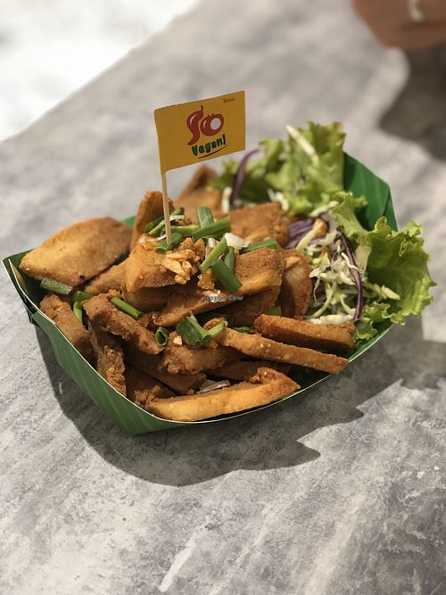 Vegan unchicken garlic crispy salad at So Vegan - Yaowarat​ in Bangkok