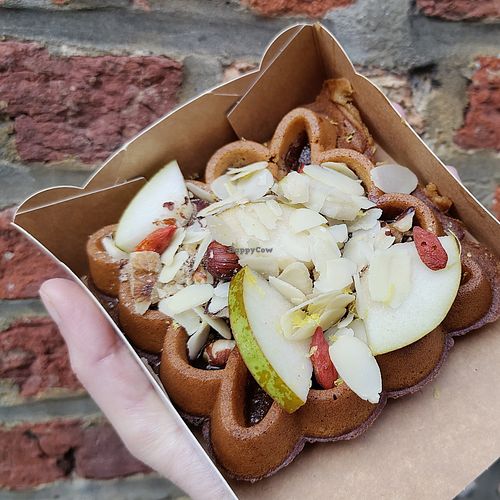 'Go Nuts' with mixed nuts and pear at Otto Waffle Atelier in Bruges