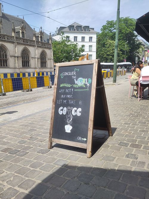 Funny sign (0€) at Café du Sablon in Brussels