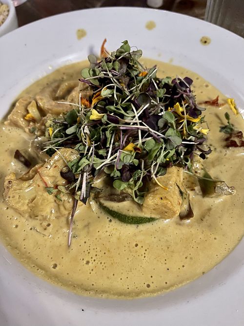 Vegan curry w/ sesame chick’un! 🤤  #Veganuary at Poor Calvin's in Atlanta