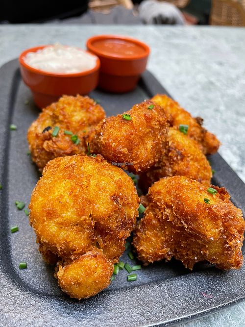 Colliflower wings at The Green Affair - Chiado in Lisbon