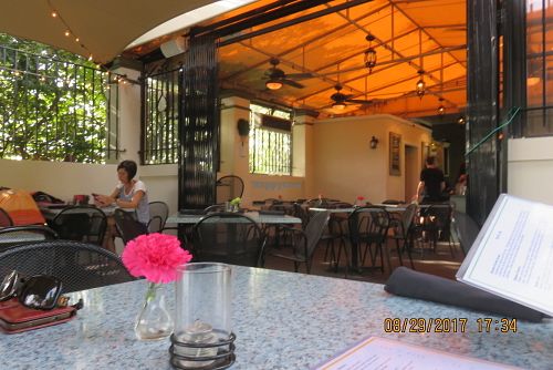 inside at Darbster in West Palm Beach