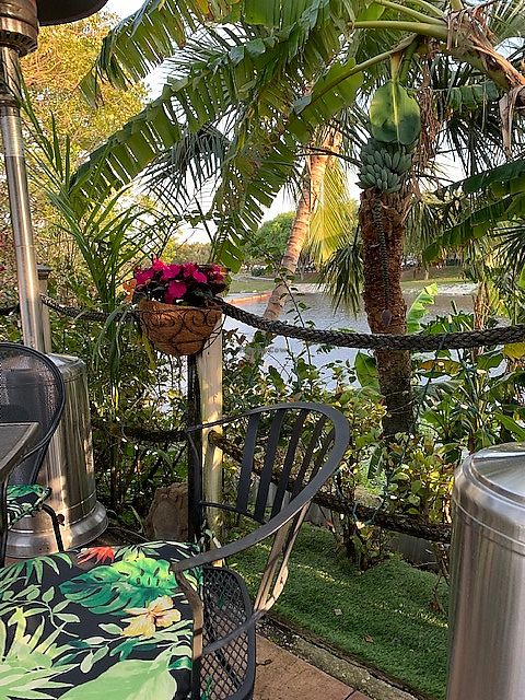 Lovely location at Darbster in West Palm Beach