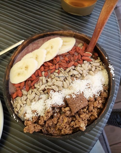 Smoothie bowl at Roots in Zagreb