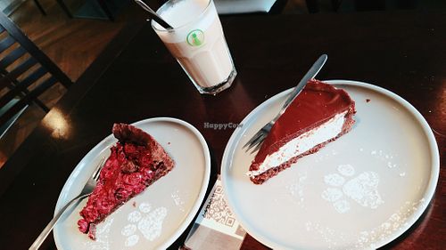 Vegan Cake and Chai Latte at Katzentempel - Rosenheim in Rosenheim
