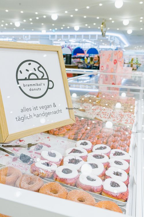 everything is vegan and daily fresh and handmade at Brammibal's Donuts - KaDeWe in Berlin