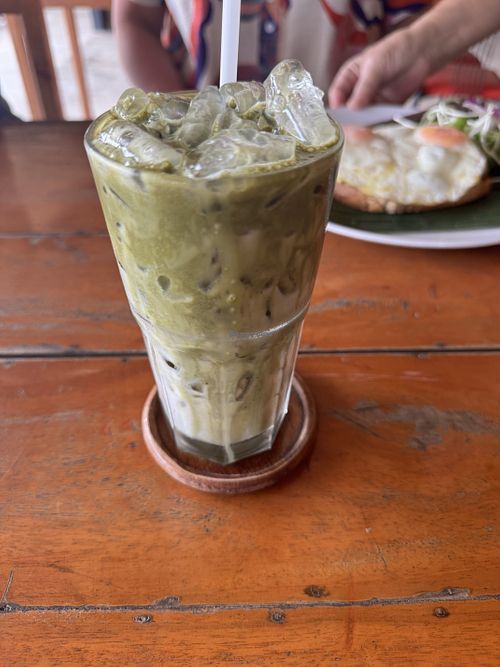 Iced Matcha Latte mit Soja-Milch   at Sonya Restaurant & Guesthouse in Koh Lanta