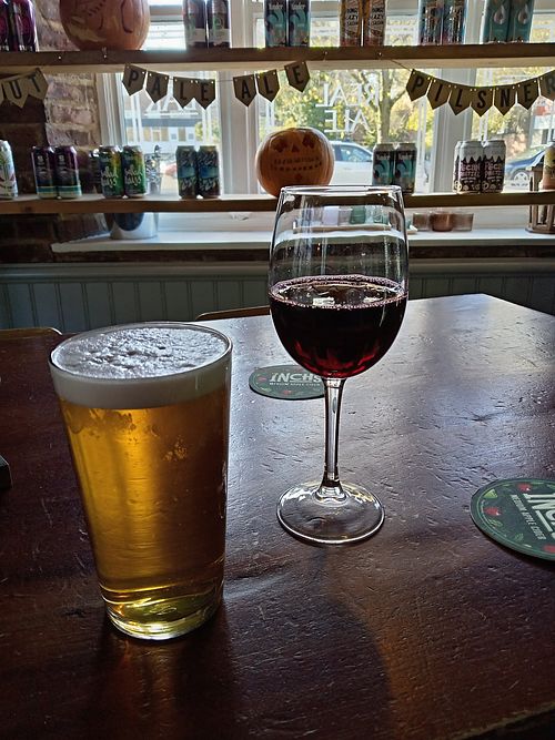 Cheers 🍺🍷 at Tap On Tower Street in Harrogate