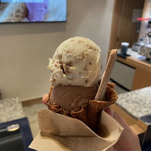 Pay de limon and chocolate  at Nieve de Olla in Mexico City