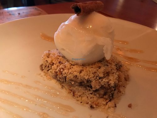Apple crumble at Nez Bistrô in Recife