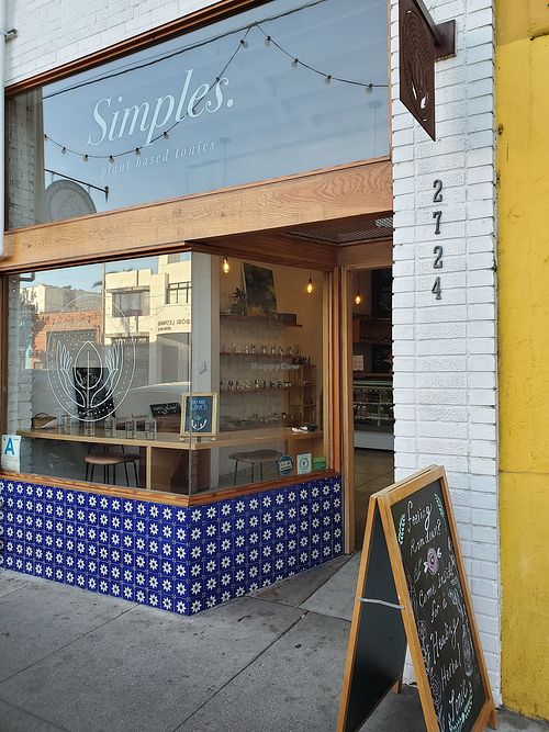 Outside at Simples Tonics in Santa Monica
