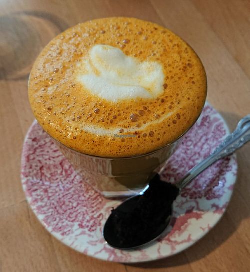 Golden milk (oat milk) at Shari's Kitchen in Dusseldorf