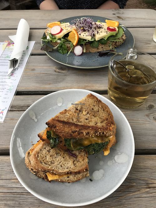 Vegan cheddar tosti with sweeth potato (10 out of 10 👏🏽) and the vegan taarten proeferijtje 🍰  at De Gillende Keukenmeiden in Zwolle