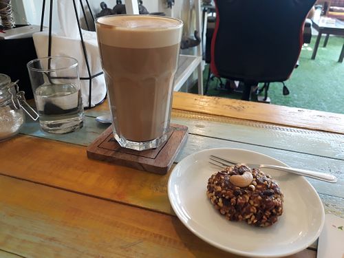 Large soy latte and vegan cookie at Phangan Coffee in Koh Phangan