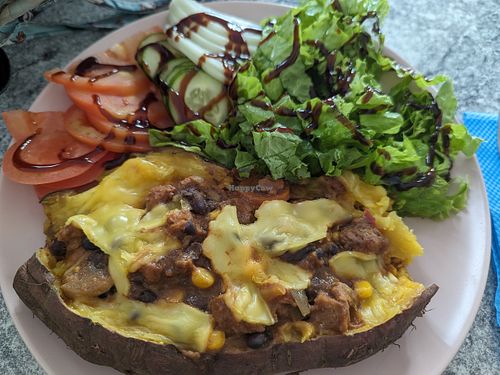 Stuffed sweet potato with salad at Vegan Box in Faro