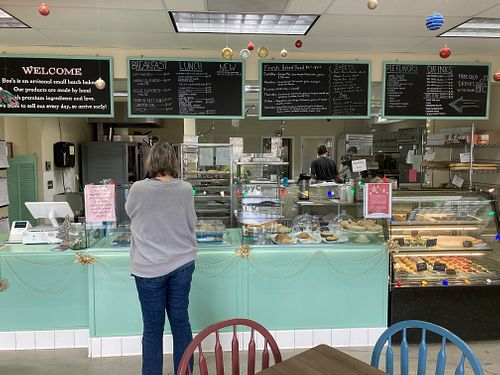 Service counter  at Boo's Organic Oven in Joshua Tree