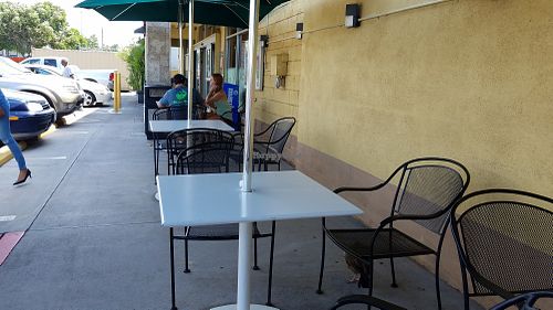 Outdoor seating at Down to Earth - Store and Deli in Kahului