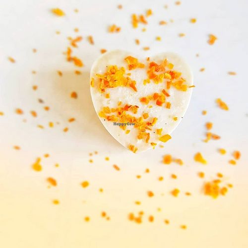 Vegan carrot cake trufle at Vegan Vacation in Bergen