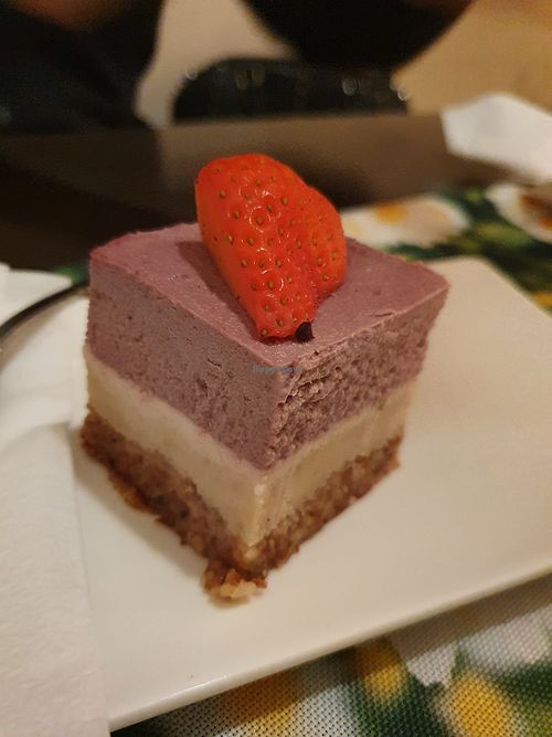 Raw cheese cake at Vegan Vacation in Bergen
