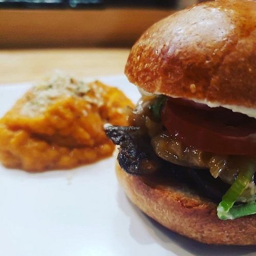 Slider love at Lifestyle Cafe in Columbus