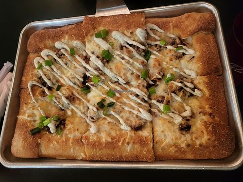 Vegan pizza at 4th & State in Columbus