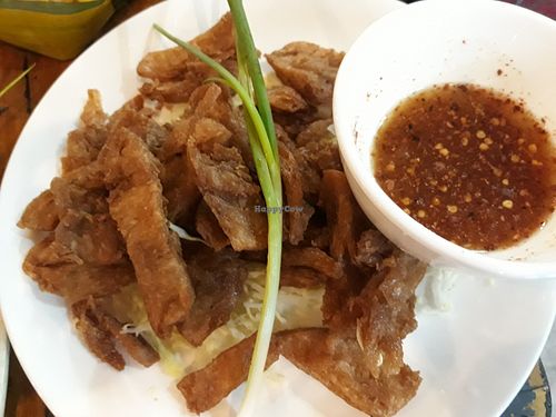 Crispy 'pork' (soy protein) at Krua Jey - ครัวเจ in Koh Phangan