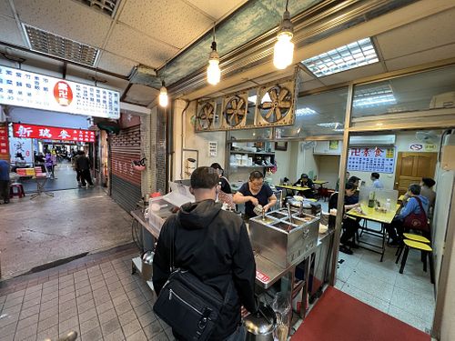 Store front   at NíngXià SuíYuán 寧夏隨緣素食 in Taipei