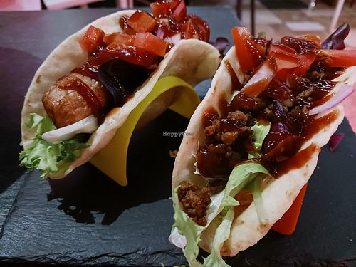 Taco salchicha vegano at K-Tapas in Albacete