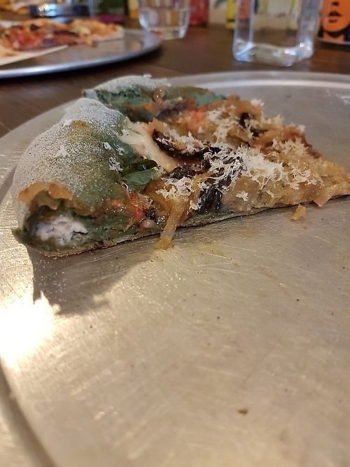 Spirulina base with the vegan ricotta stuffed crust  at Picky Wops in East London