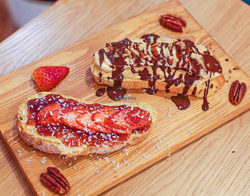 Тосты в DobBlack – это одно из популярный блюд. С основным меню можно знакомиться на нашем сайте http://dbco at Dobraw in Moscow