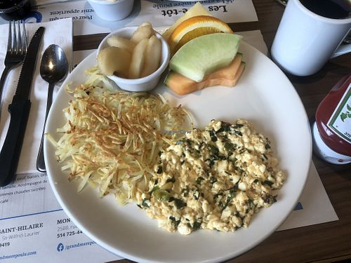 +Tofu brouillé, délicieux 🤩🤤 - petite portion at La Grand-Mère Poule in Montreal