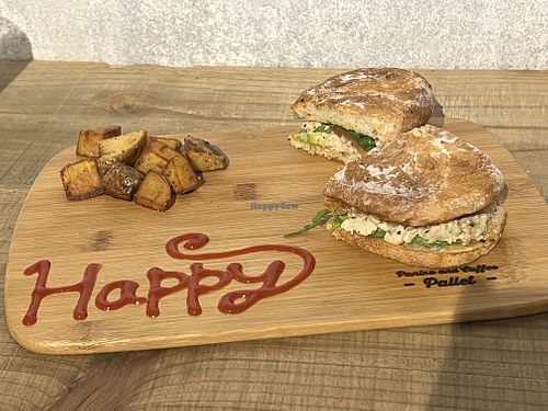 Vegan panini with avocado added ☺️  at Pallet Panini in Onna