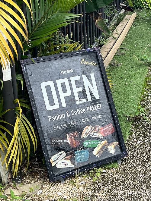 Hours  at Pallet Panini in Onna