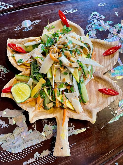 Green mango salad at Nhà Hàng Chay Tâm Châu in Da Nang