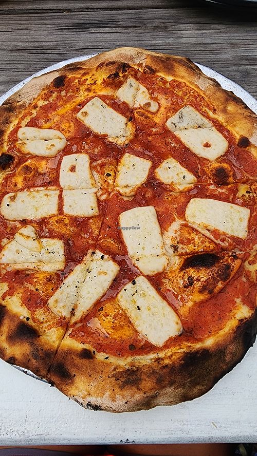 Vegan pizza at The Kaatskeller in Livingston Manor