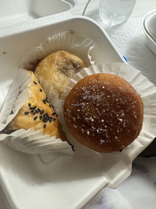 Baklava and donuts  #Veganuary at Antojitos Veganos in Bayamon