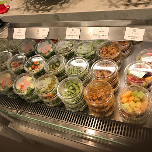 Lots of vegan grab-and-go items at MDW - Arami - TA in Chicago