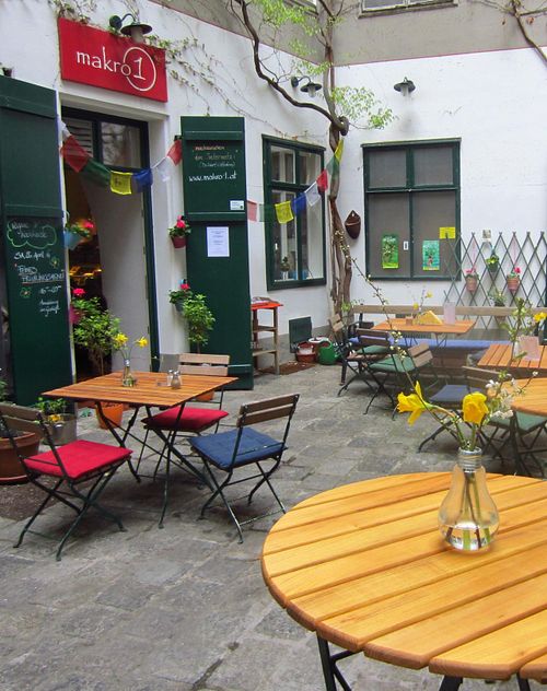 Outside seating at Makro 1 in Vienna