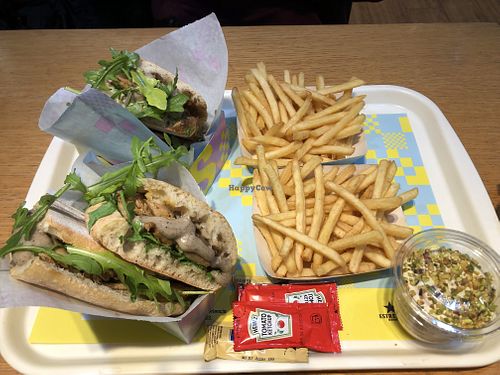 Menú Heura trufado + patatas + bebida + postre pistacho  at Pans & Company in Salamanca