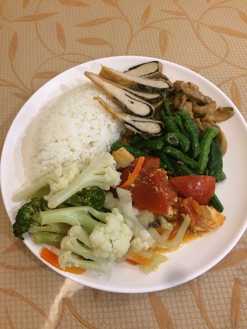 70NTD only for this big and various plate.😄 at Guó Xiāng Yuán SùShí 國香園素食 in Hualien