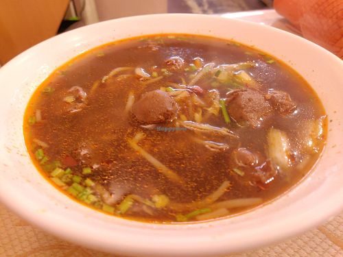 Spicy noodles at Guó Xiāng Yuán SùShí 國香園素食 in Hualien