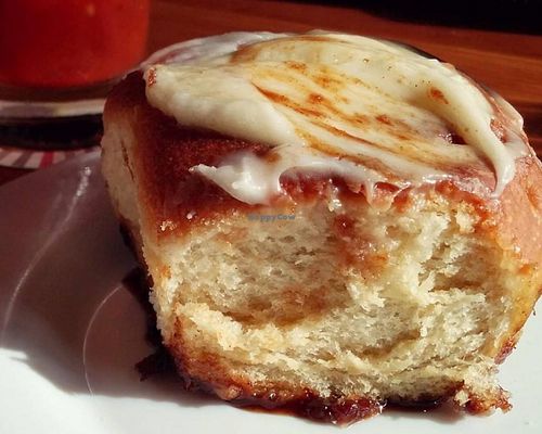 Vegan Cinnamon Roll at The Chicago Diner - Lakeview in Chicago