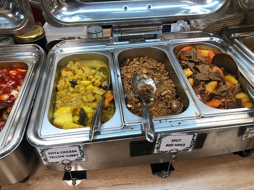 Yellow Chicekn curry, Mince Beef and something else! at Su Vegan Buffet in West London