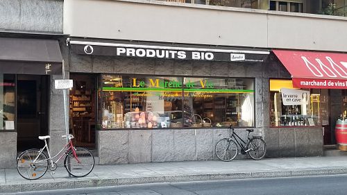 Outside at Le Marche de Vie in Geneva