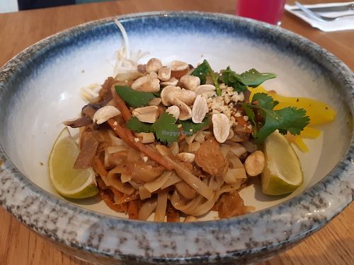 Pad thai #Veganuary at Flax & Kale in Madrid
