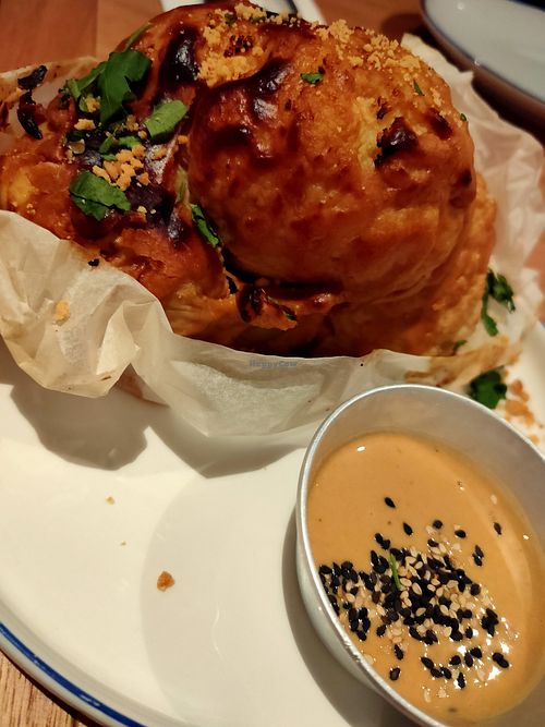 Peanut butter cawliflower at Flax & Kale in Madrid